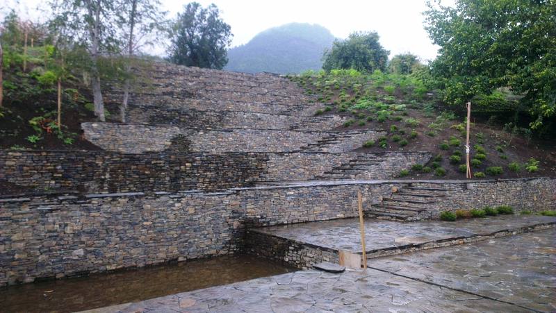 Lago Ranco I — Terrazas y escalinatas de piedra en construcción